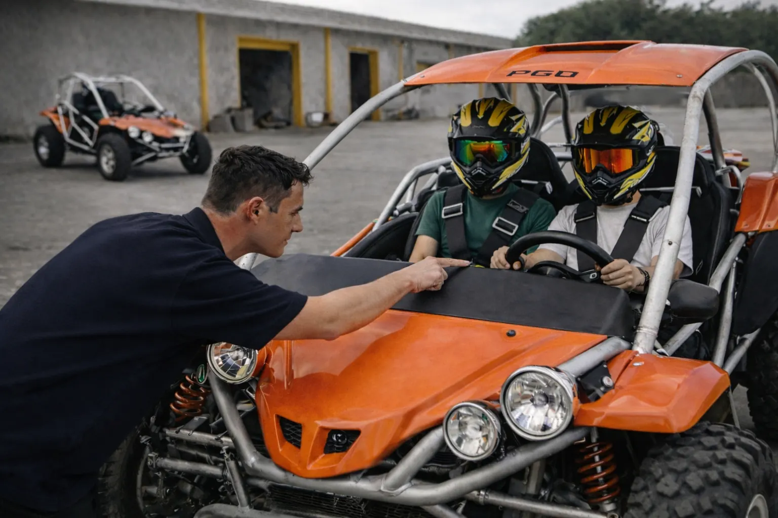 Briefing previo junto a los buggys